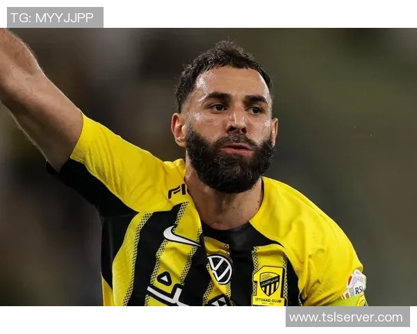 本泽马：从足球天才到传奇巨星的辉煌历程与影响力分析