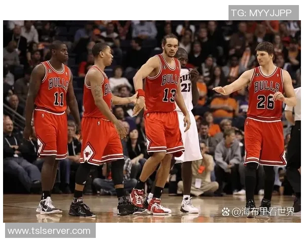 常规赛公牛对战强敌展现团队实力与战术智慧的精彩较量 常规赛公牛对战强敌展现团队实力与战术智慧的精彩较量