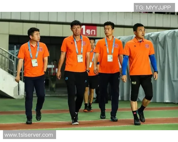 尼奥尔主场迎战兰斯争夺三分双方全力以赴力争胜利 尼奥尔主场迎战兰斯争夺三分双方全力以赴力争胜利