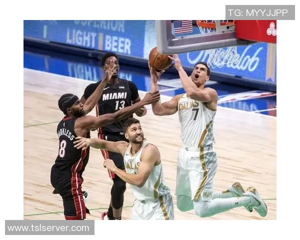 小牛队与热火队在夏季联赛中的精彩对决与战术分析