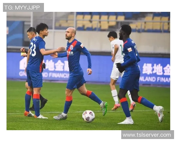 华夏幸福与上海申花激战正酣谁能在中超赛场上笑到最后