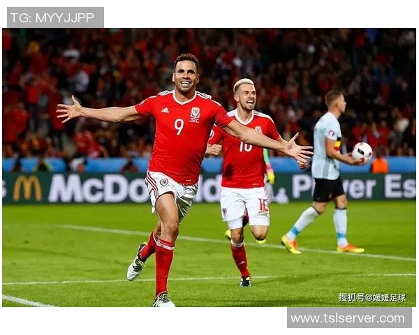 克劳利队与斯蒂文尼奇队激战正酣谁能在这场较量中脱颖而出