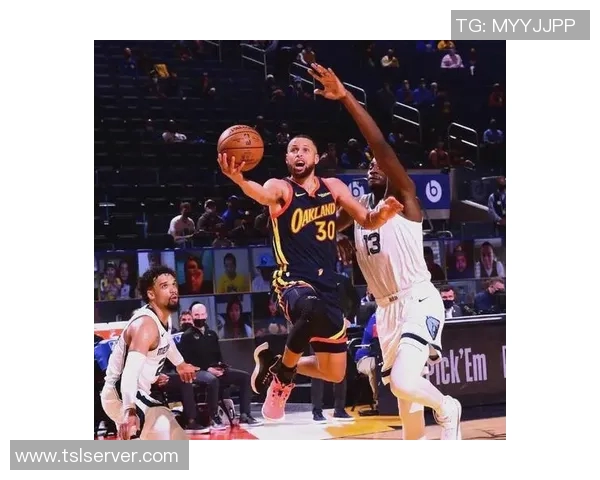 库里在季后赛对阵灰熊的精彩表现与数据分析